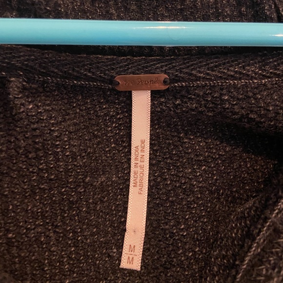 Sweater - Picture 4 of 4